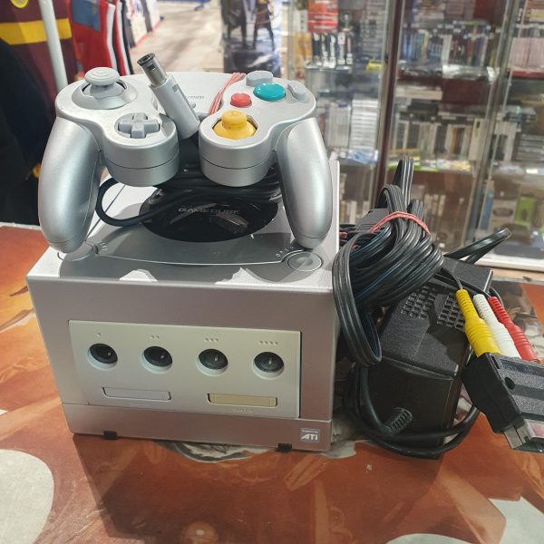 GameCube Hopea konsoli käytetty
