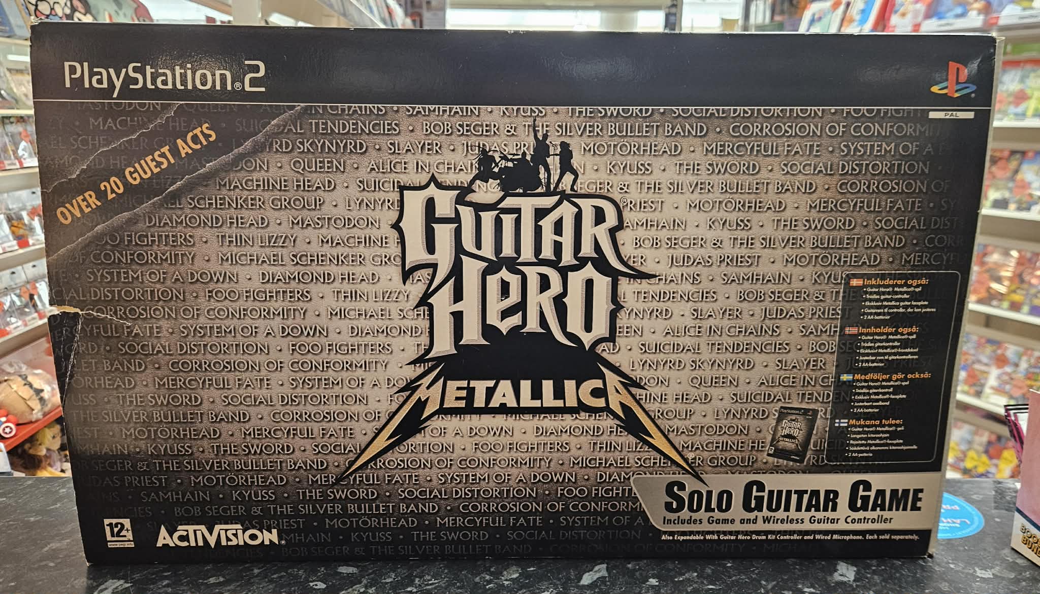 Guitar Hero: Metallica Bundle käytetty (PS2) CIB