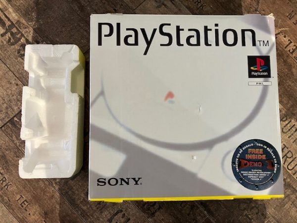 PlayStation -Konsoli SCPH-1002 Malli käytetty Boxed