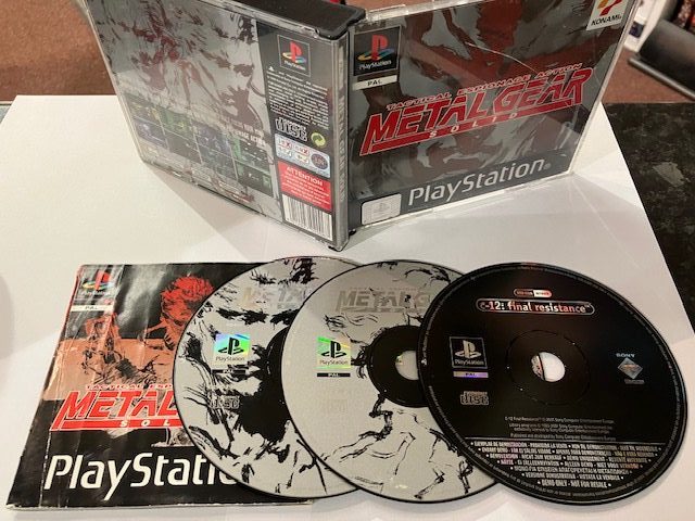 Metal Gear Solid + C12 Demo käytetty (PS1) Black Label CIB - Image 3