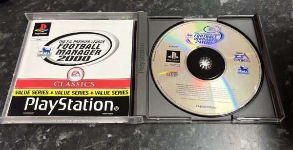 The F.A. Premier League Football Manager 2000 käytetty (PS1) CIB - Image 2