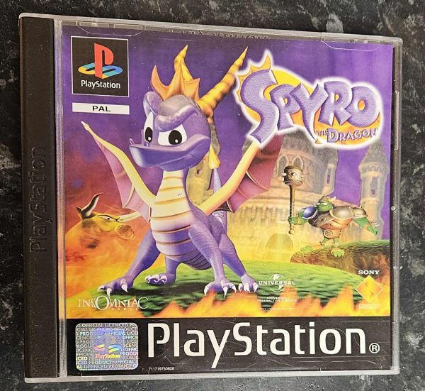 Spyro the Dragon käytetty (PS1) Black Label CIB