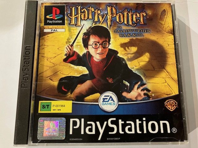 Harry Potter ja Salaisuuksien Kammio käytetty (PS1) Black Label CIB