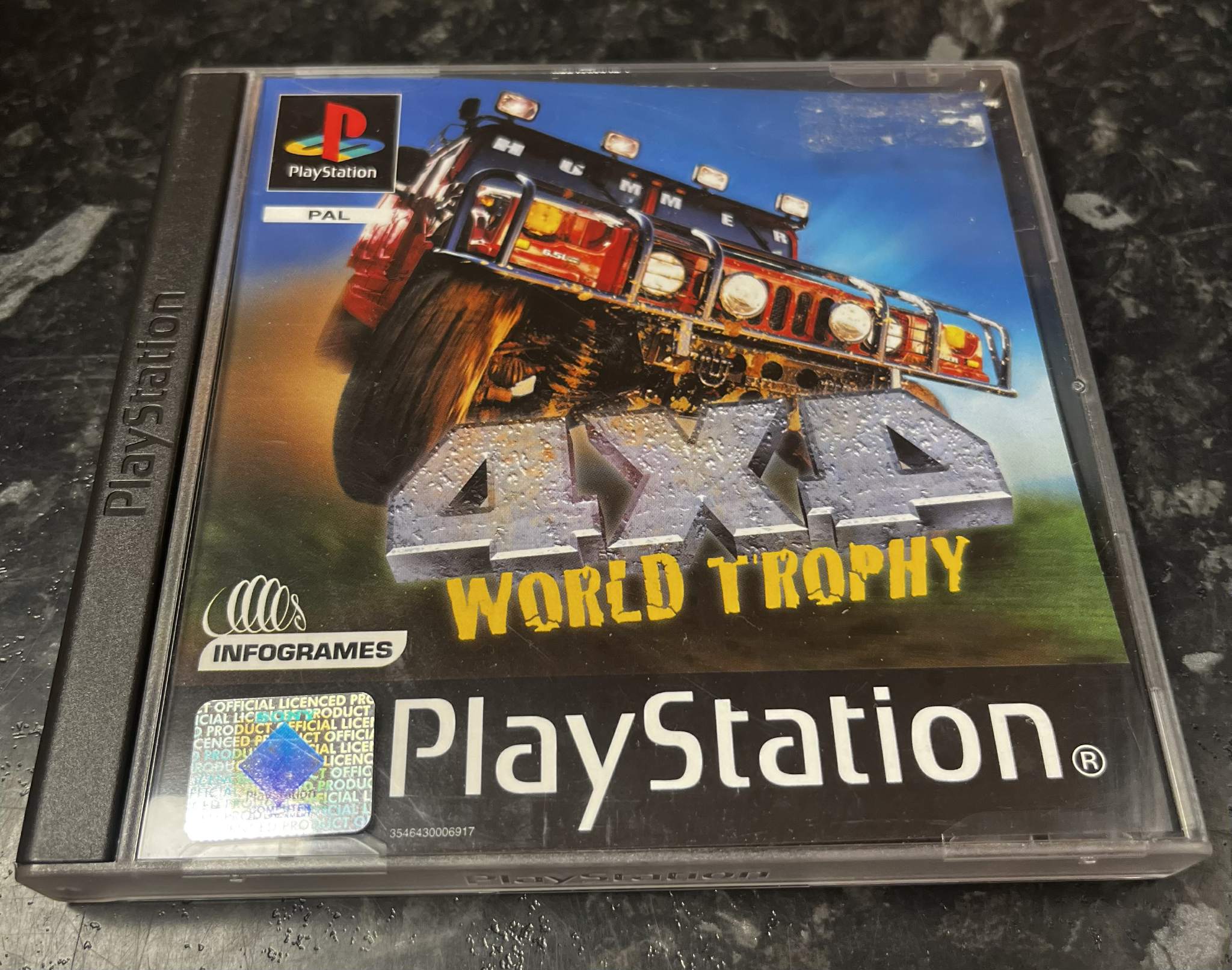 4X4 World Trophy käytetty (PS1) Black Label CIB