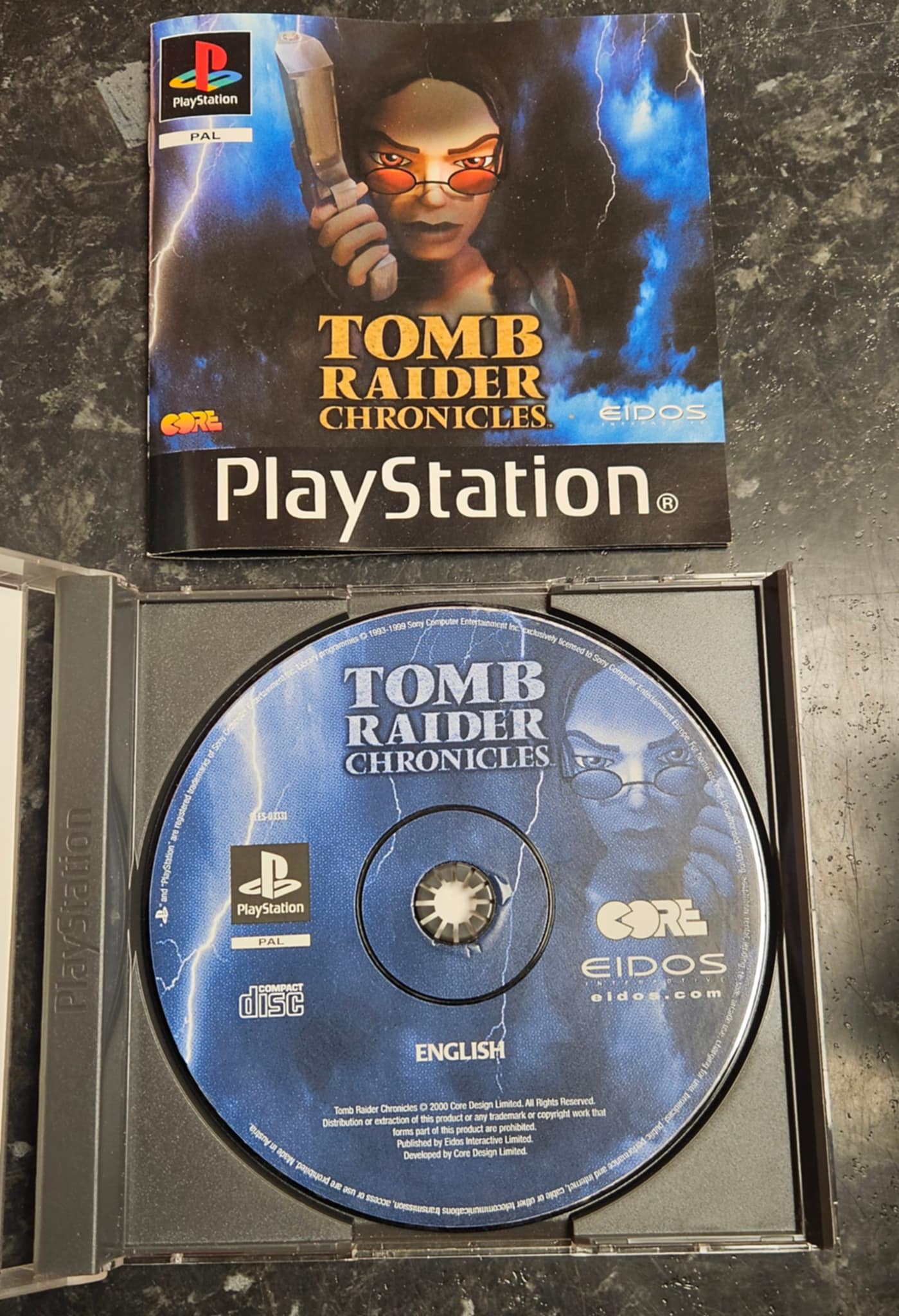 Tomb Raider Chronicles käytetty (PS1) Black Label CIB - Image 3