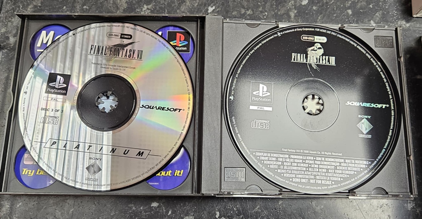 Final Fantasy VII käytetty (PS1) Platinum CIB - Image 4