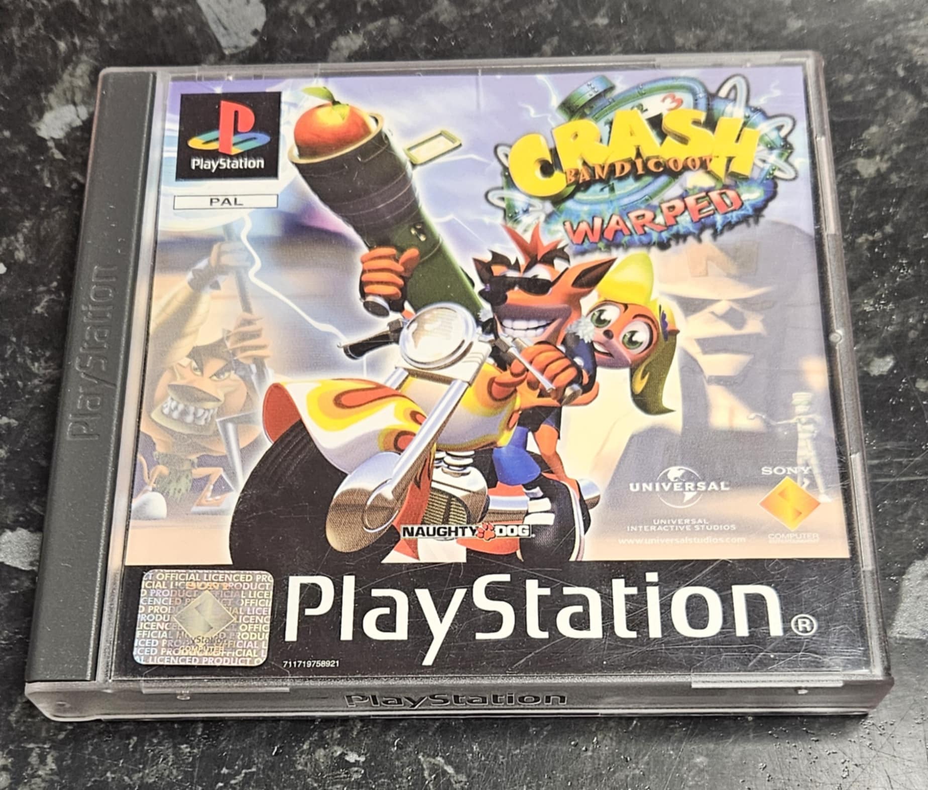 Crash Bandicoot 3: Warped käytetty (PS1) Black Label CIB