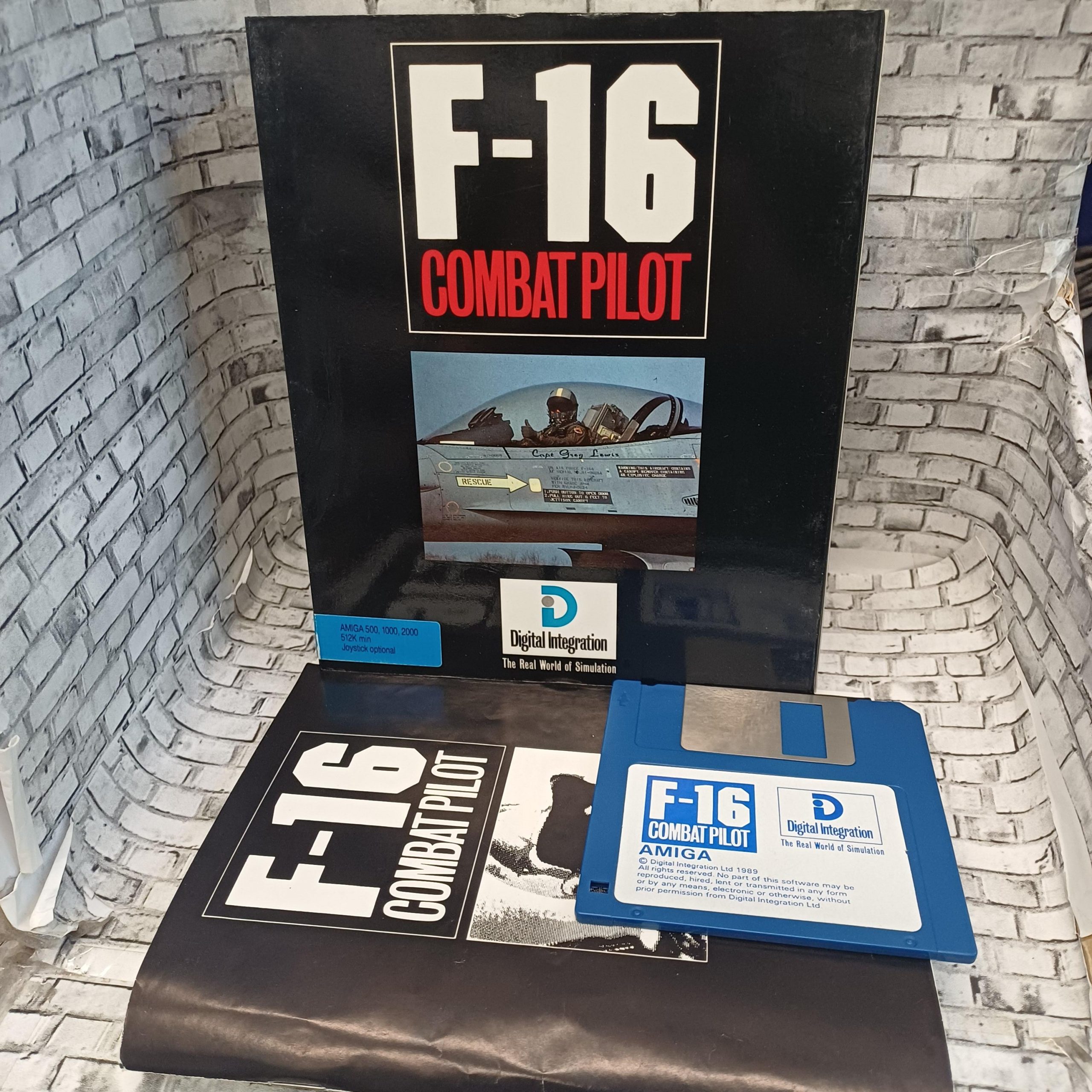 F-16 Combat Pilot käytetty (Amiga)