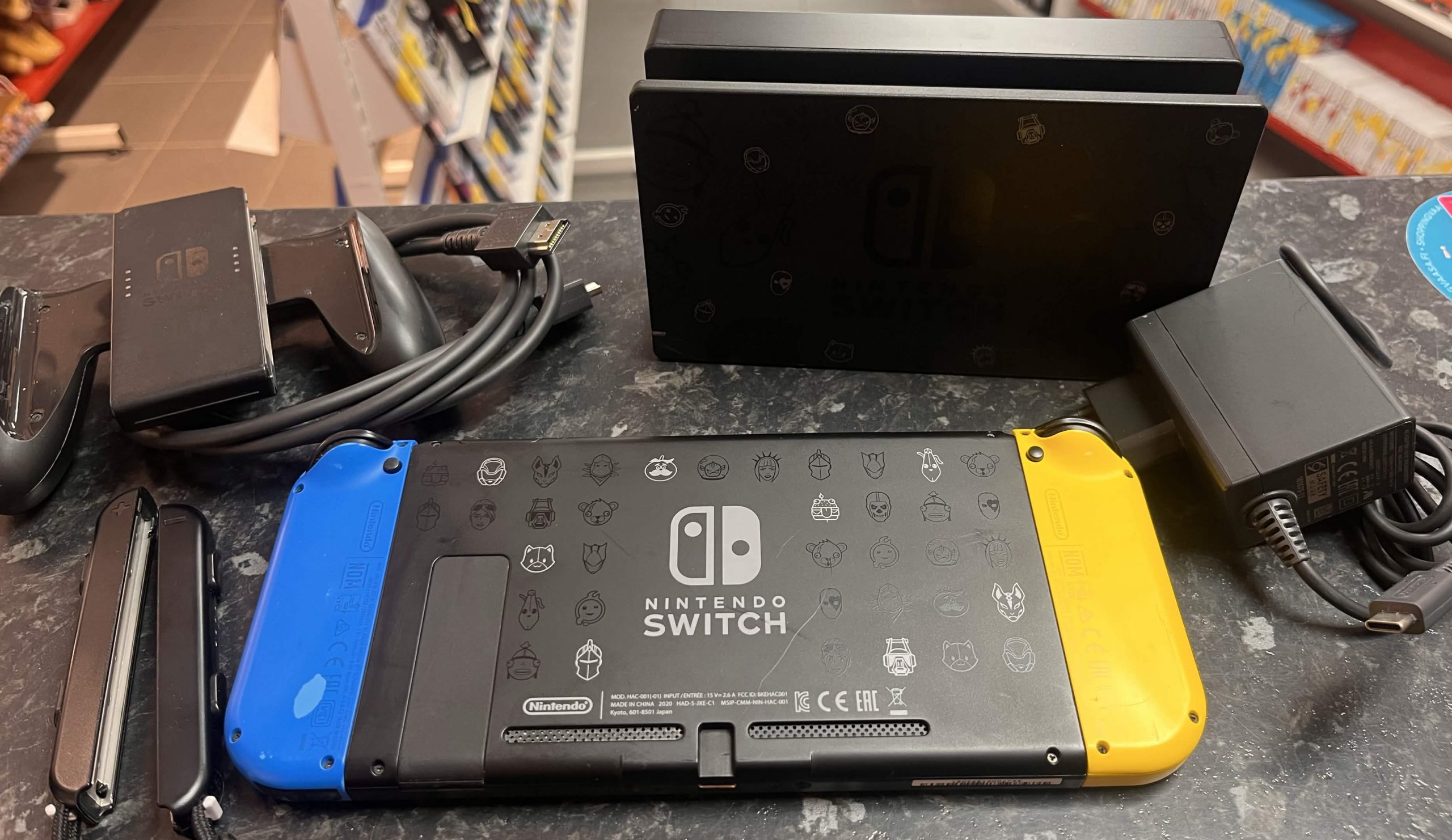 Nintendo Switch konsoli Fortnite Bundle Edition käytetty (ei Wildcat Bundle-koodia) (takuu 6kk) - Image 3