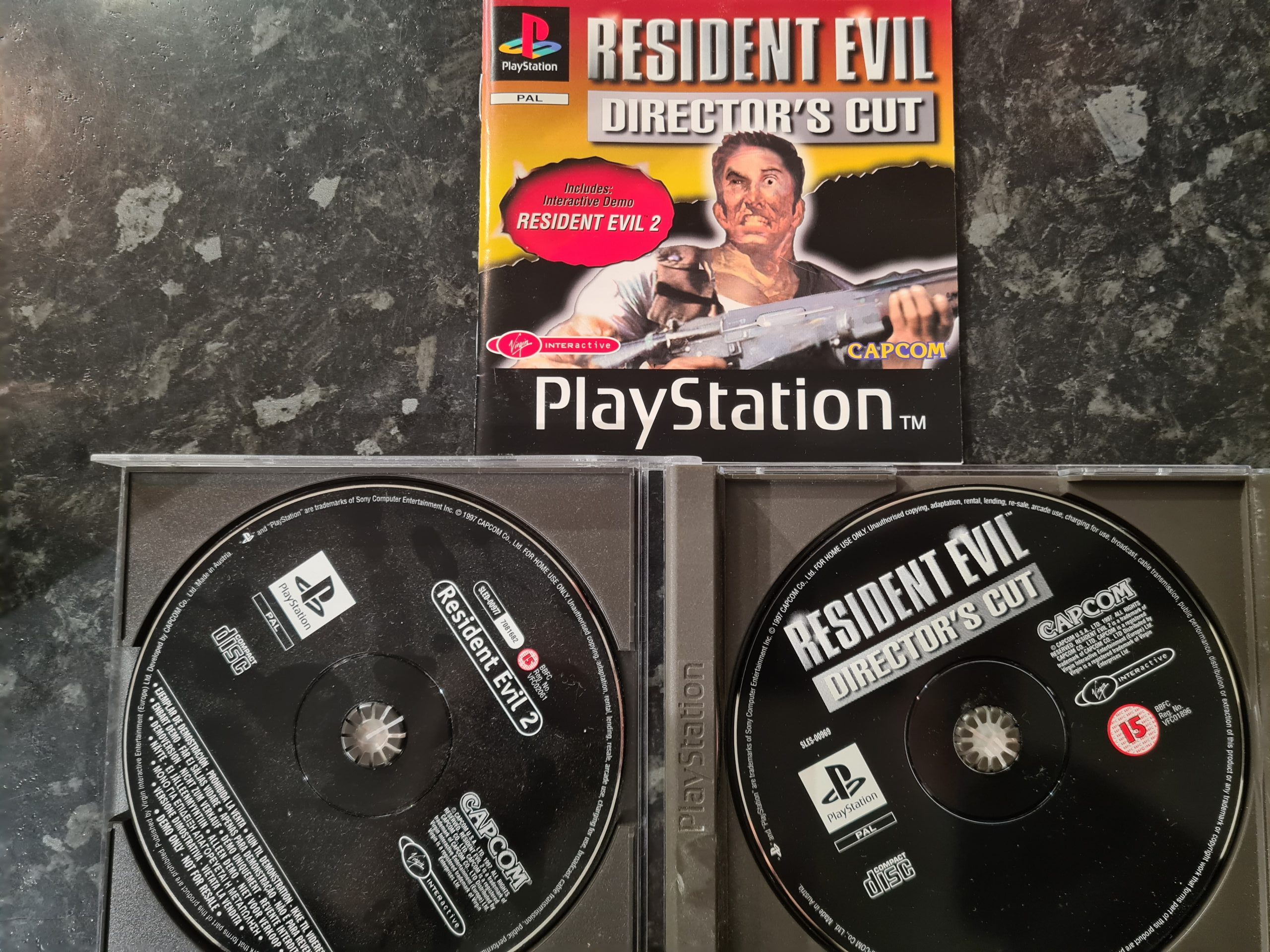 Resident Evil Director's Cut käytetty (PS1) CIB - Image 3